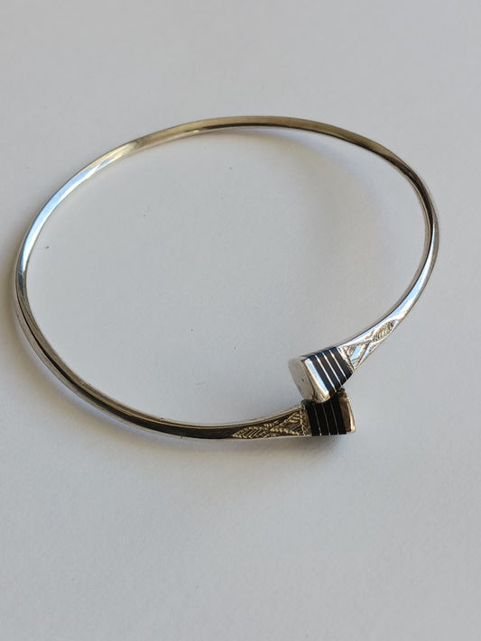 Bracelet touareg en argent ciselé et bois d'ébène