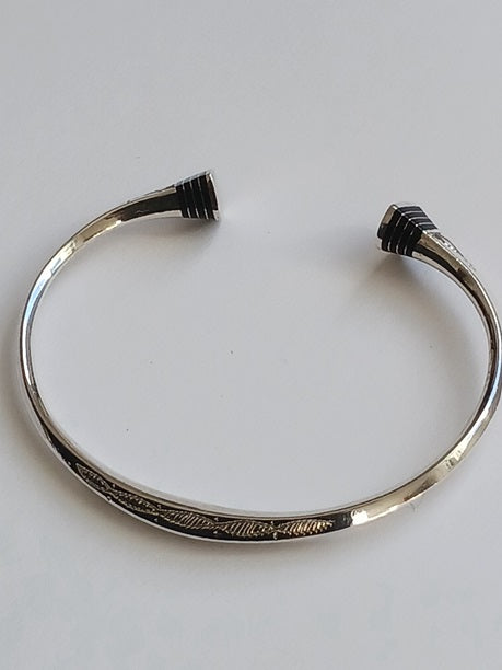 Bracelet touareg en argent ciselé et bois d'ébène
