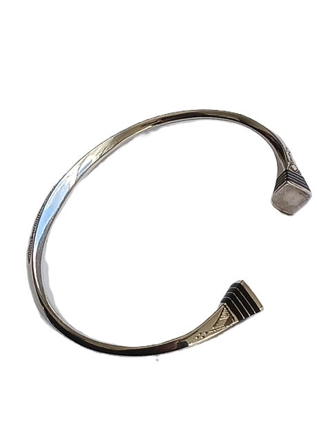 Bracelet touareg en argent ciselé et bois d'ébène
