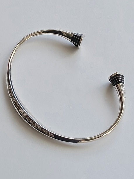 Bracelet touareg en argent ciselé et bois d'ébène