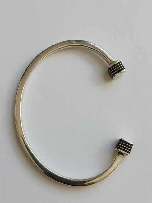 Bracelet touareg en argent ciselé et bois d'ébène
