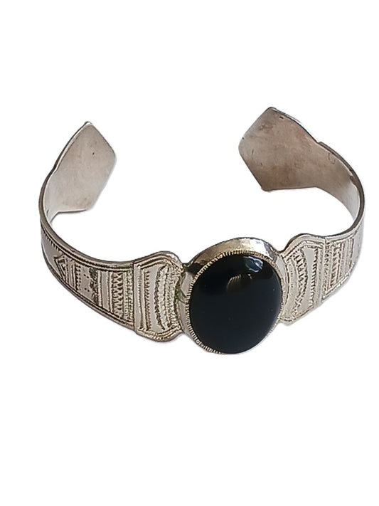 Bracelet touareg en argent ciselé ornée d'une pierre agate