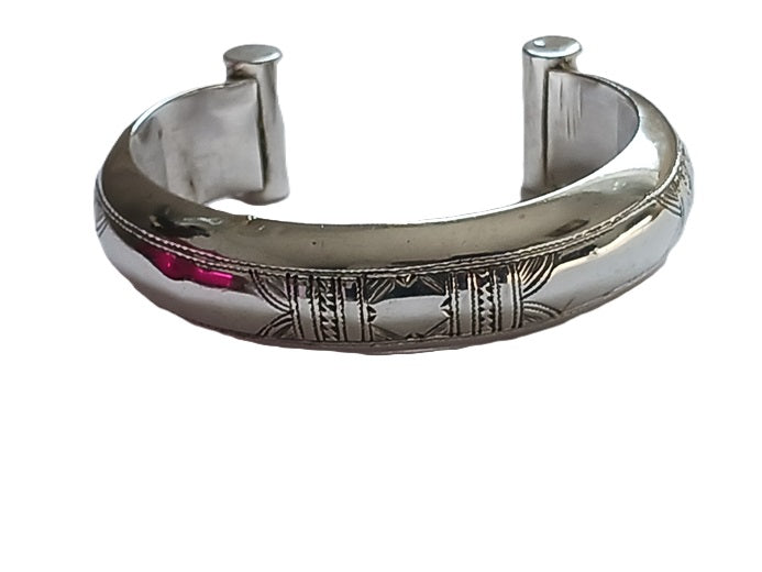 Bracelet touareg en argent ciselé