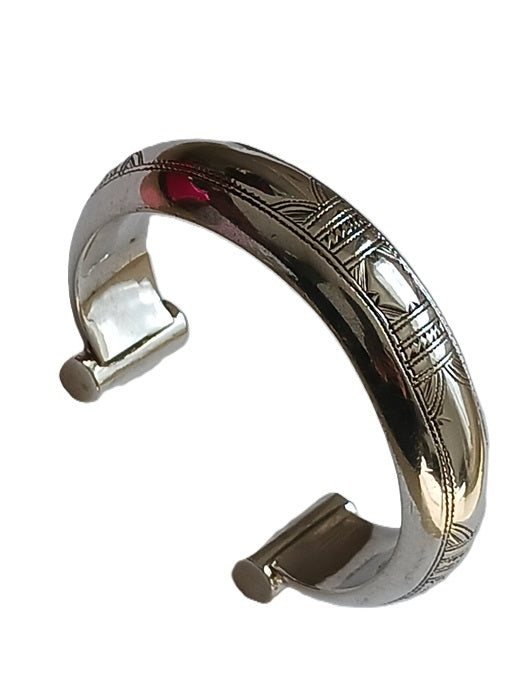 Bracelet touareg en argent ciselé