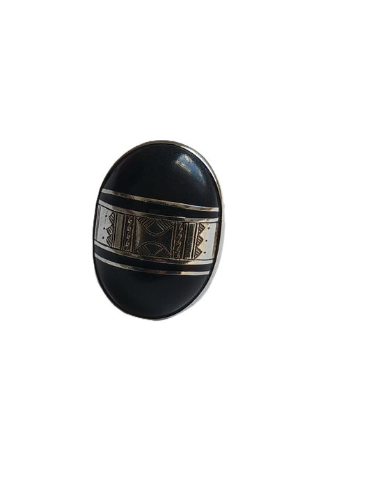 Bague touarègue en argent ciselé et bois d'ébène