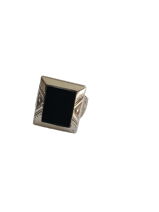 Bague touarègue en argent ciselé ornée d'une pierre agate noire