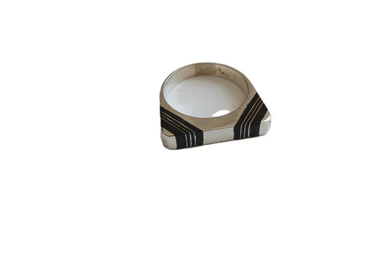 Bague touarègue en argent ciselé et bois ébène