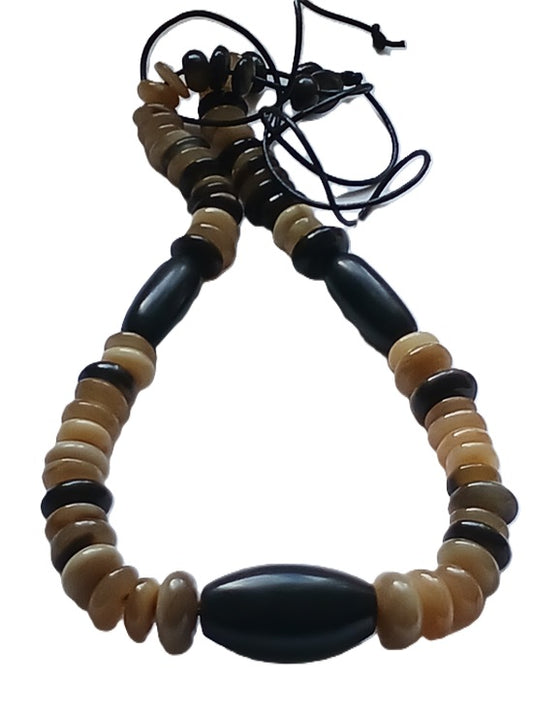 Collier en corne de qualité