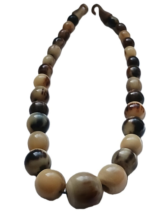 Collier en corne de qualité