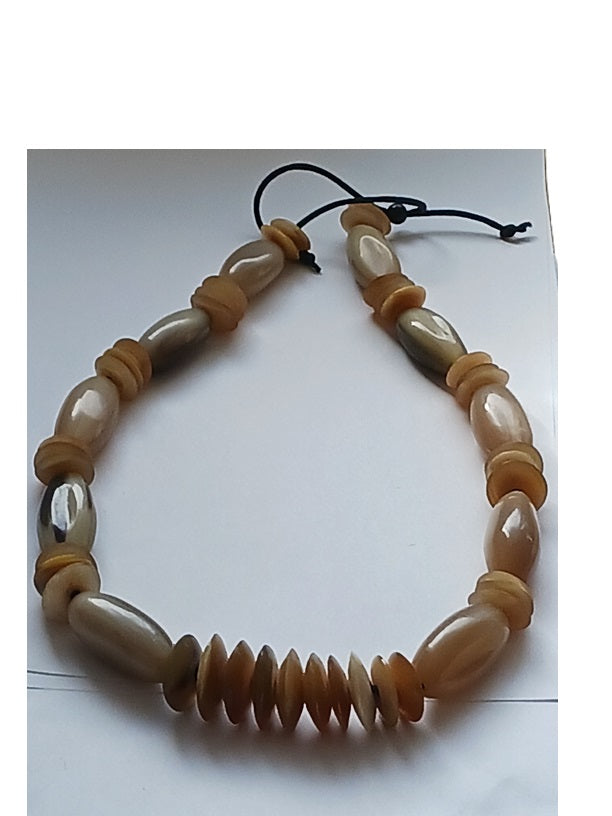 Collier en corne de qualité