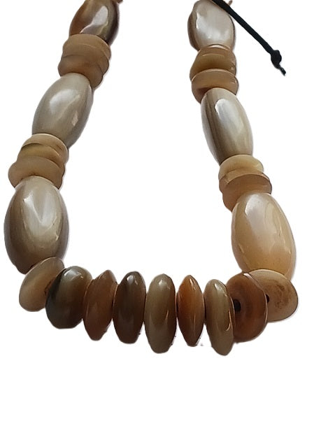 Collier en corne de qualité