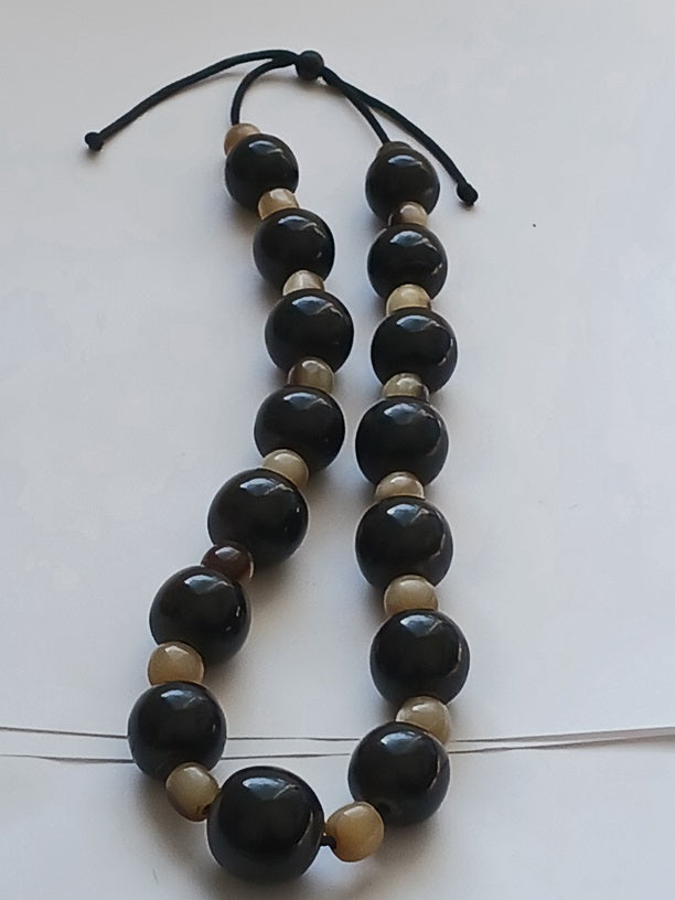 Collier en corne de qualité