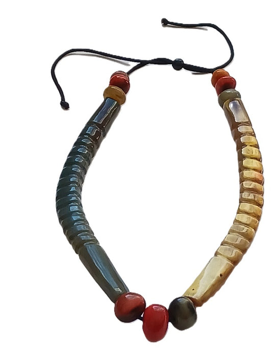 Collier en corne de qualité