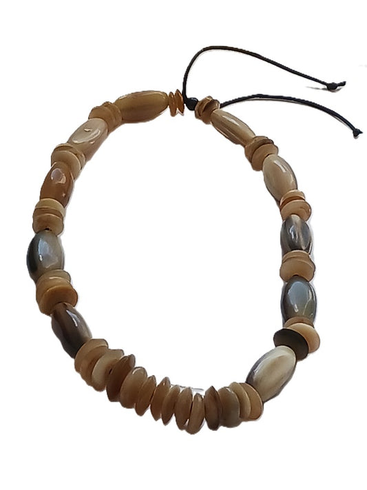 Collier en corne de qualité