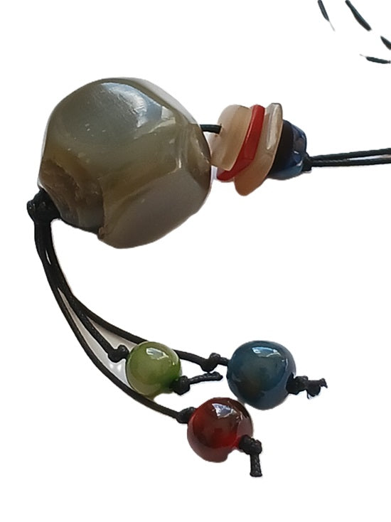 Collier en corne de qualité