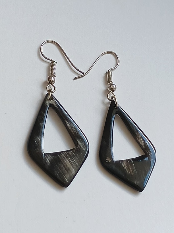 Boucles d'oreilles en corne de zébu de Madagascar