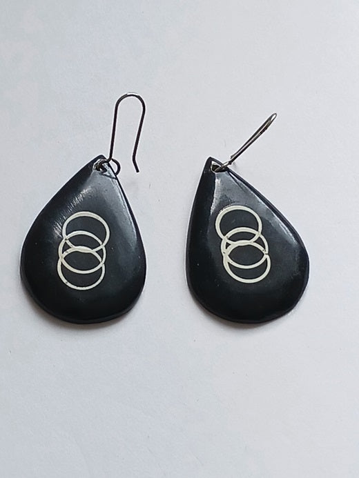Boucles d'oreilles en corne de zébu de Madagascar