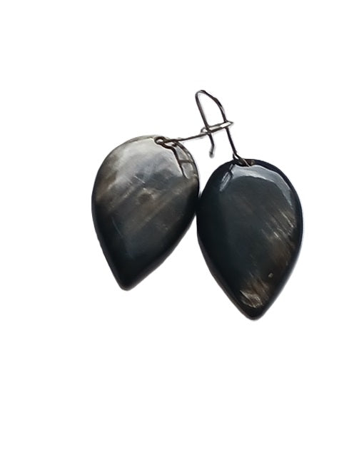 Boucles d'oreilles en corne de zébu de Madagascar