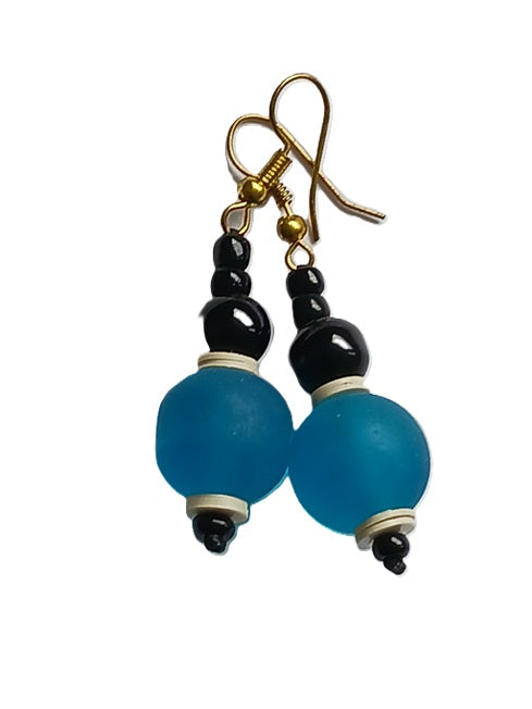 Boucles d'oreilles africaines en pate de verre et perles