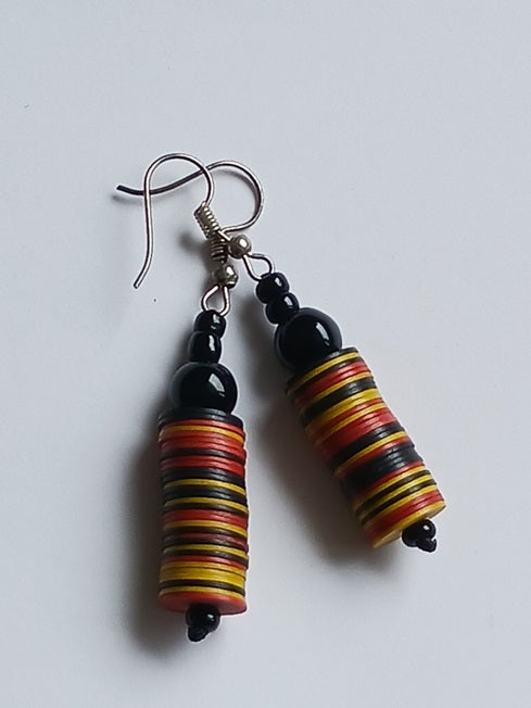 Boucles d'oreilles africaines en plastique recyclé et perles