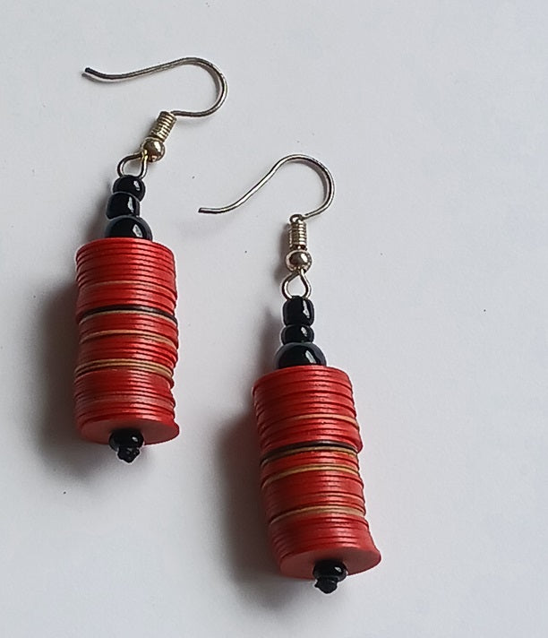 Boucles d'oreilles africaines en plastique recyclé et perles
