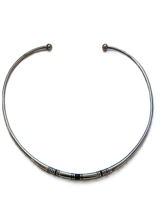 Collier touareg en métal ciselé