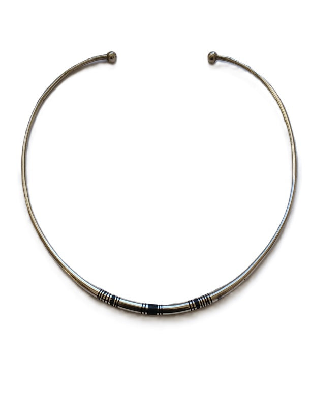 Collier touareg en métal ciselé