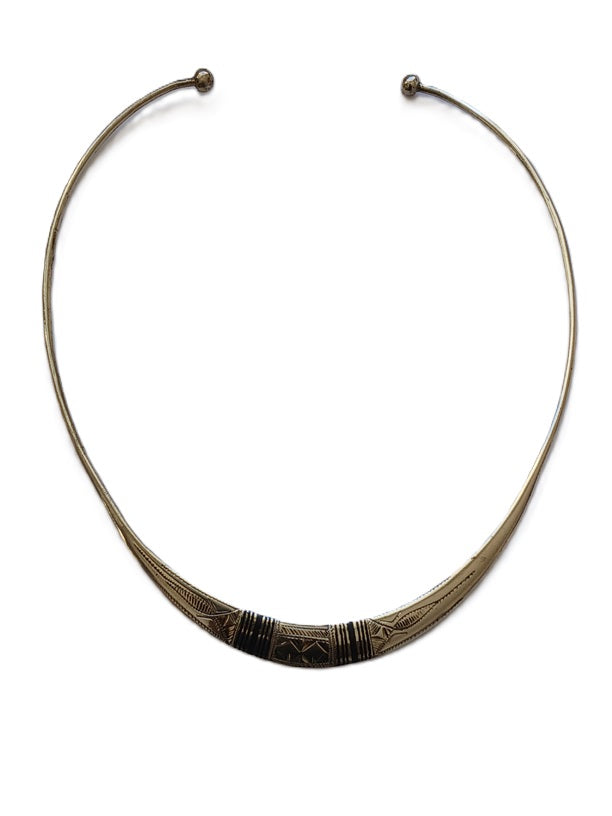 Tuareg necklace in chiseled metal
