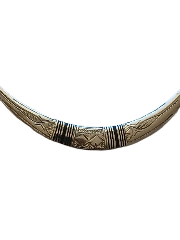 Tuareg necklace in chiseled metal