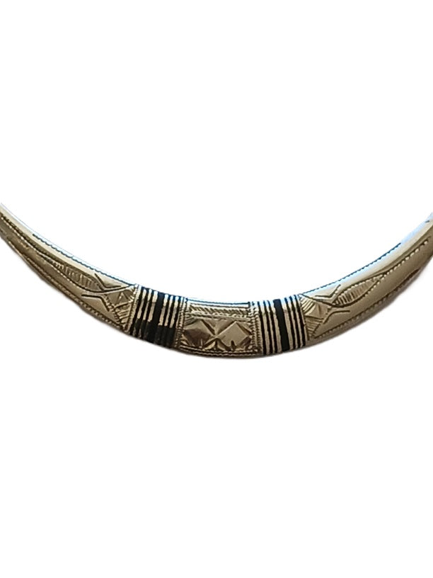 Tuareg necklace in chiseled metal