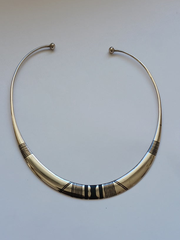 Tuareg necklace in chiseled metal