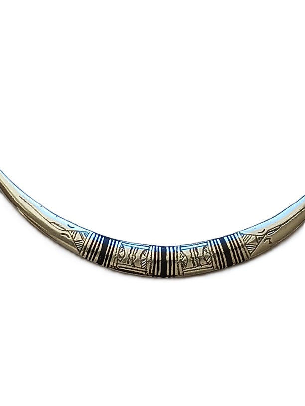 Tuareg necklace in chiseled metal