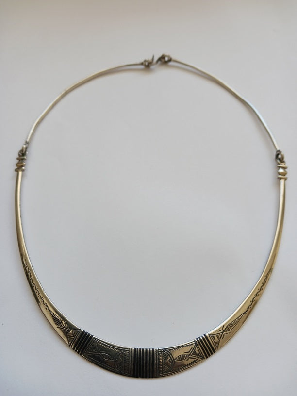 Tuareg necklace in chiseled metal