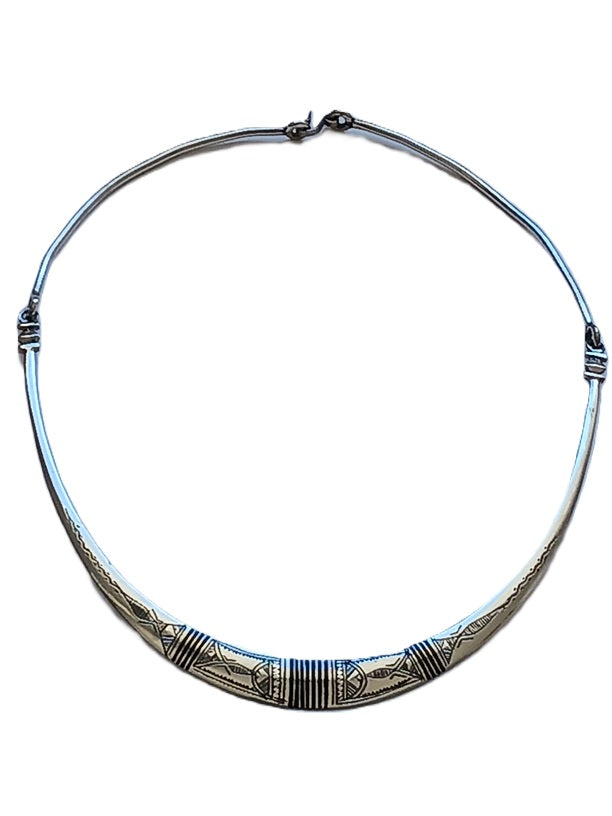 Tuareg necklace in chiseled metal