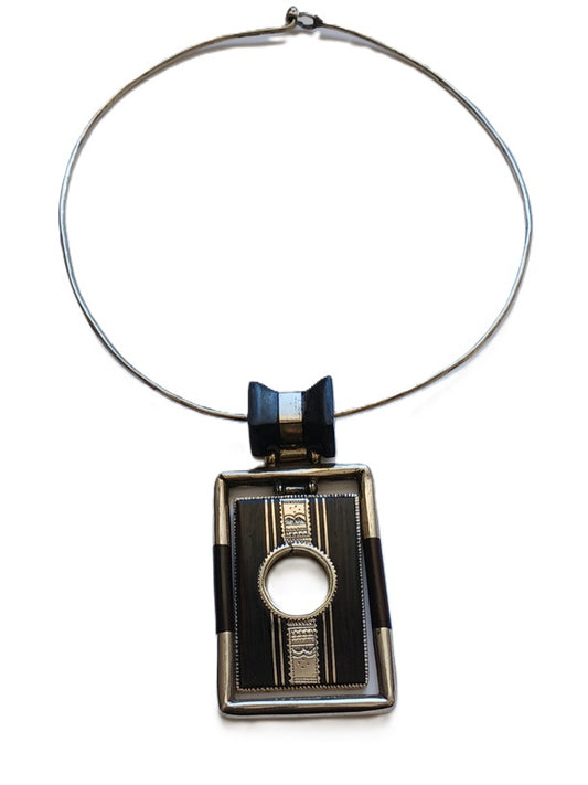 Collier touareg en métal finement ciselé