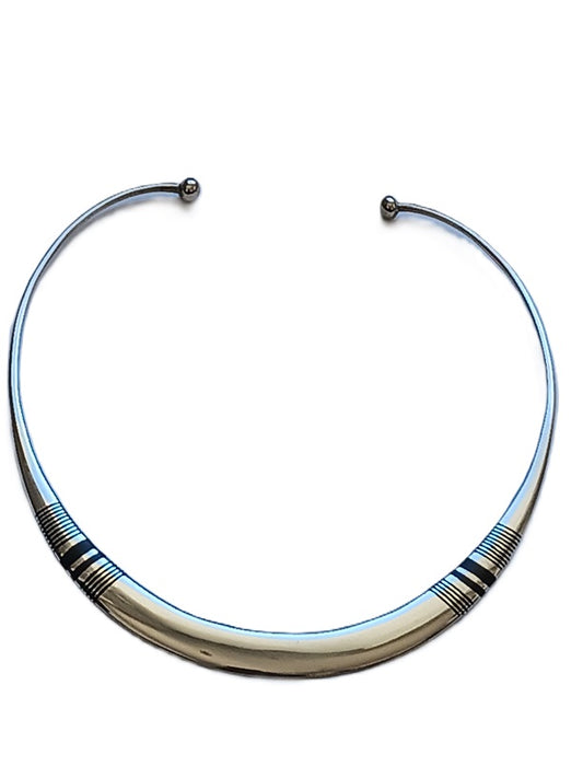 Collier touareg en métal finement ciselé