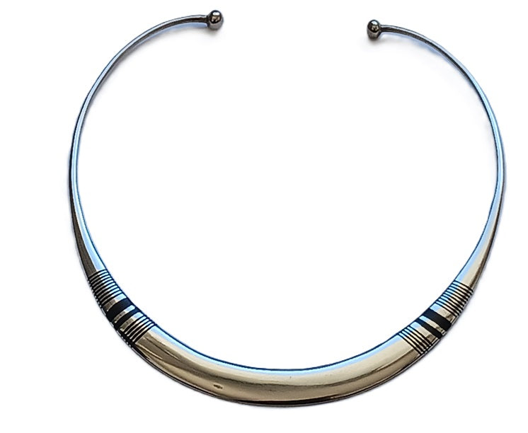 Collier touareg en métal finement ciselé