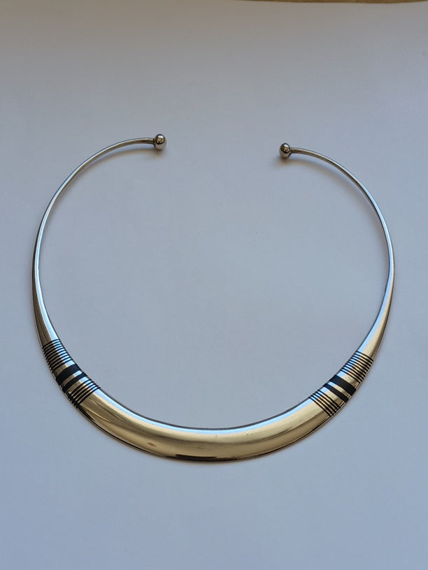 Collier touareg en métal finement ciselé