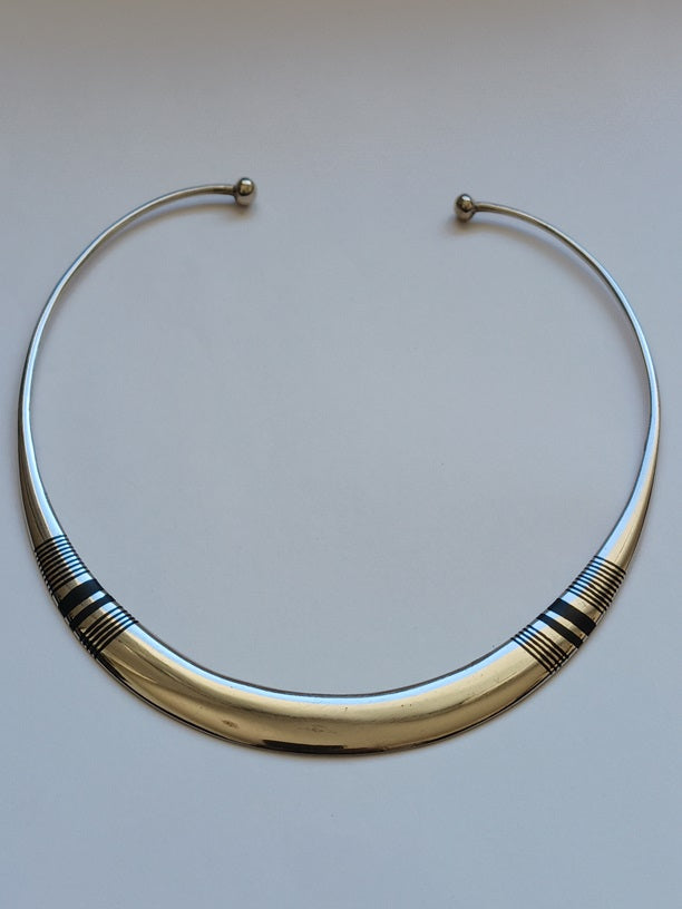 Collier touareg en métal finement ciselé