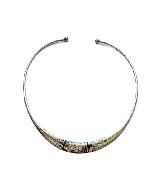 Collier touareg en métal finement ciselé