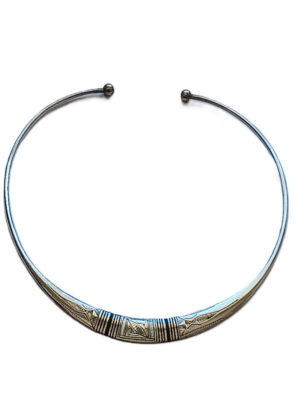 Collier touareg en métal finement ciselé