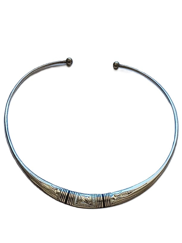 Collier touareg en métal finement ciselé