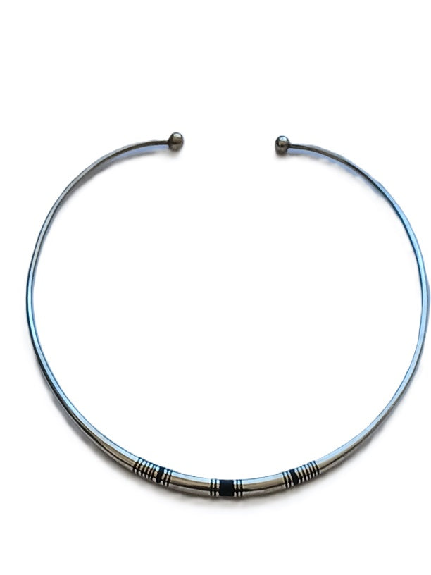 Tuareg necklace in chiseled metal