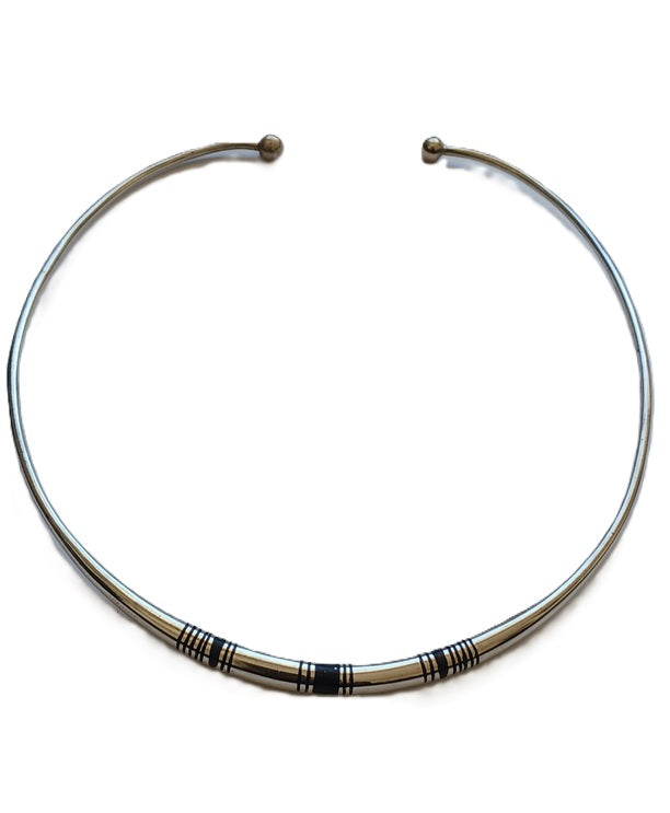 Collier touareg en métal finement ciselé