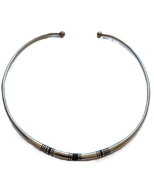 Collier touareg en métal finement ciselé