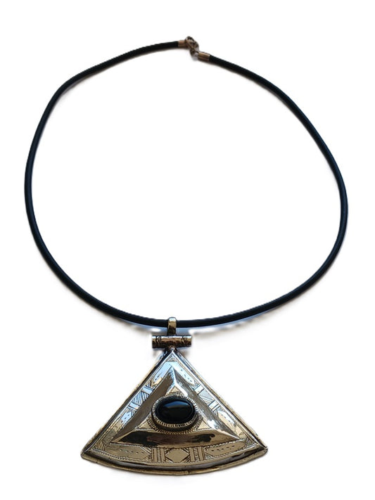 Collier touareg en métal finement ciselé