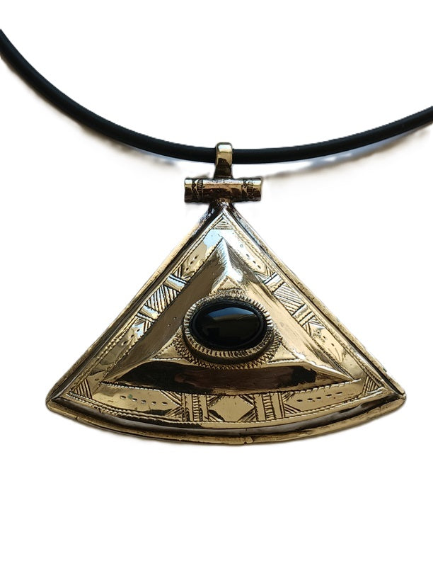 Collier touareg en métal finement ciselé