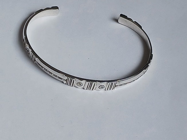 Bracelet touareg en argent ciselé