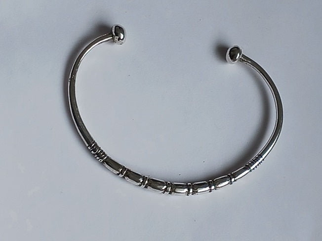 Bracelet touareg en argent ciselé