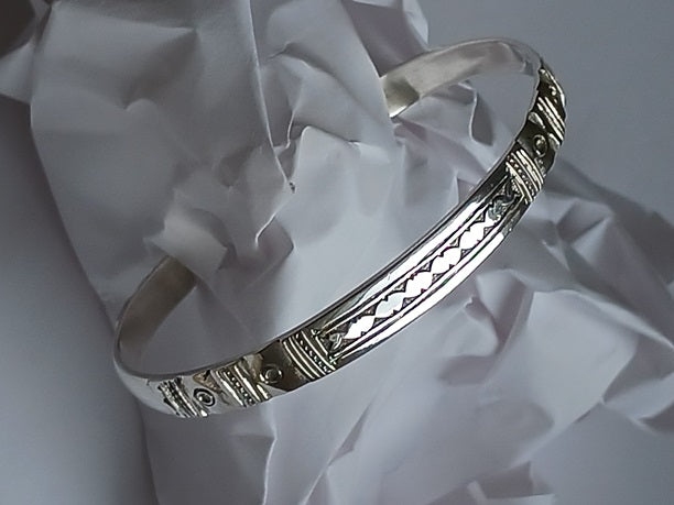Bracelet touareg en argent ciselé